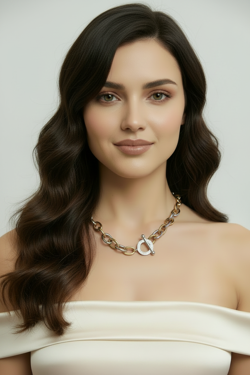 El collar Voyager de oro y plata